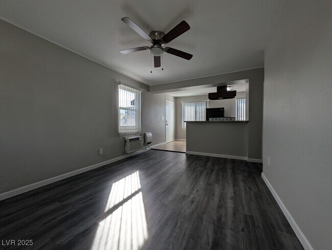 Building Photo - 319 N 11th St