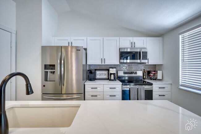 Building Photo - 6709 35th Ave W