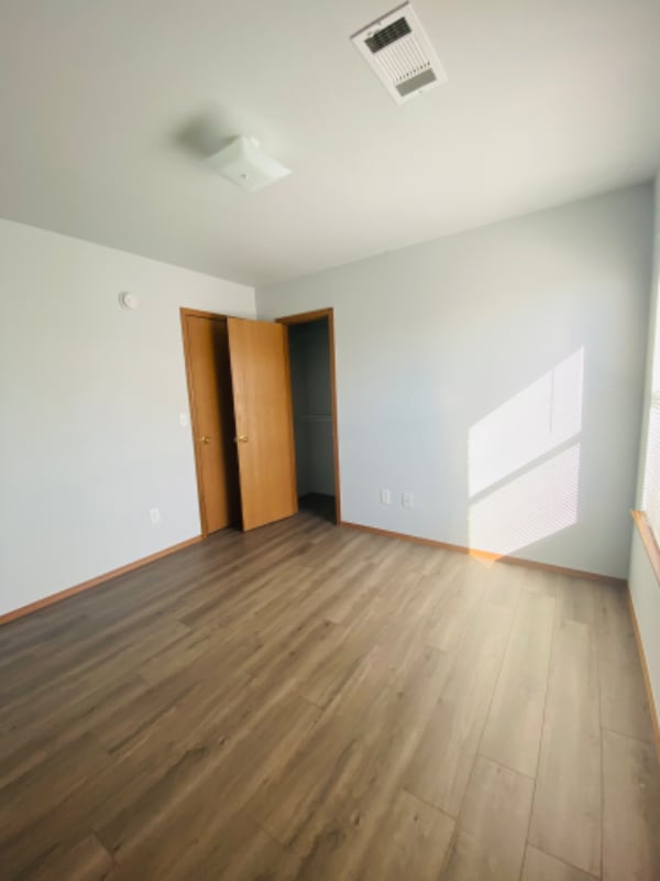 Building Photo - 407 E Marietta Ct