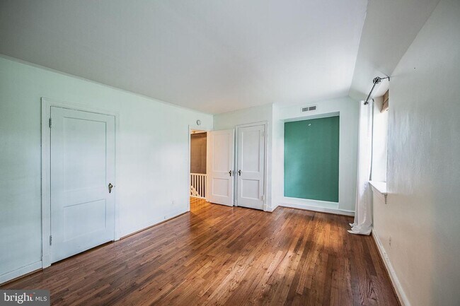 Building Photo - 1501 S Edgewood St