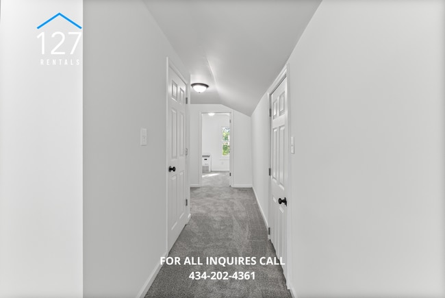 Building Photo - Updated 3BR Apartment with Modern Kitchen ...