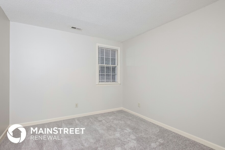 Building Photo - 2912 Hiking Trail