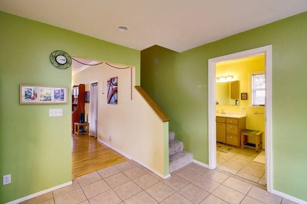 Building Photo - 1128 Hobson St