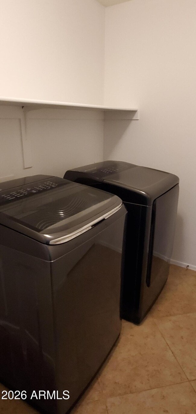 Building Photo - 4117 W Menadota Dr