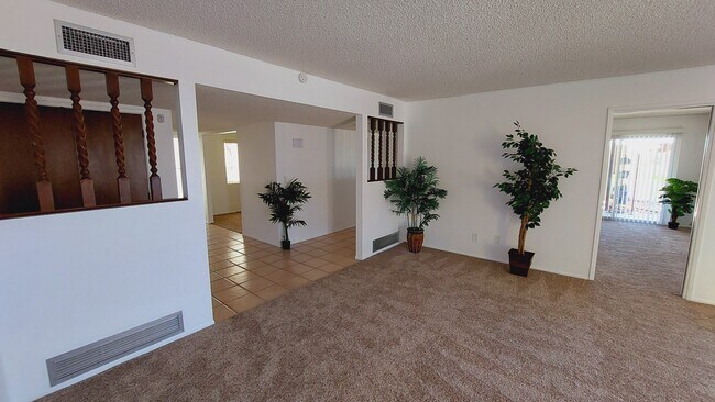 Building Photo - 5161 E Camino Bosque