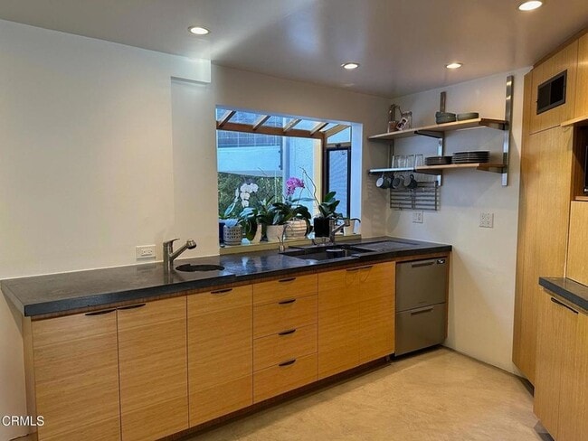 Building Photo - 3551 Dixie Canyon Pl