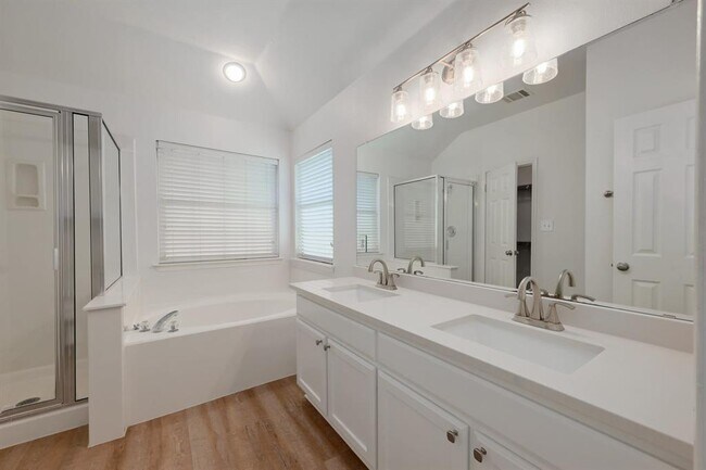 Building Photo - 2201 Portwood Bend Cove