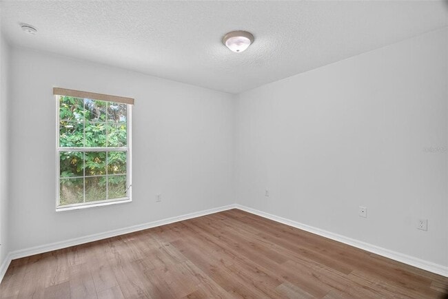 Building Photo - 525 Paulling Dr