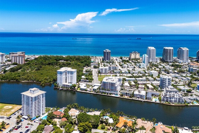 Building Photo - 715 Bayshore Dr