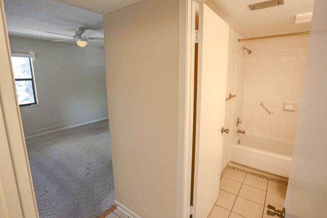 Building Photo - 40 Andalusia Ct