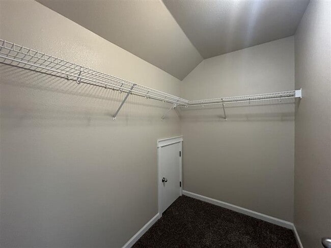 Building Photo - Move-In Ready! 3 Beds 2.5 Baths Townhome with Stainless Steel Appliances, W/D Hookups, and Gas Fo...