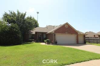 Building Photo - 2808 Stonebrook Ln