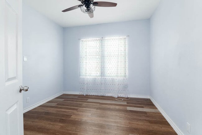 Building Photo - 560 W Highland Blvd