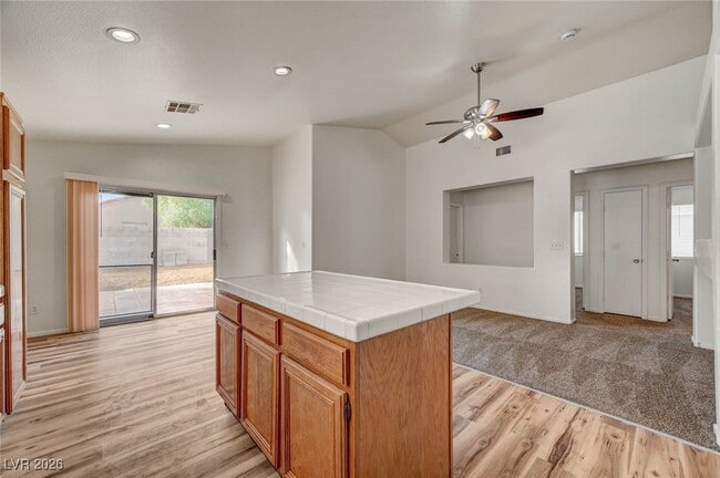 Building Photo - 9573 Paradise Rd