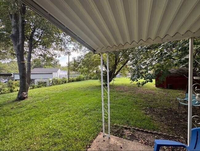 Building Photo - 1328 Dale Dr