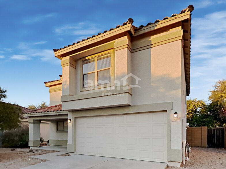 Primary Photo - 2862 E Augusta Ave