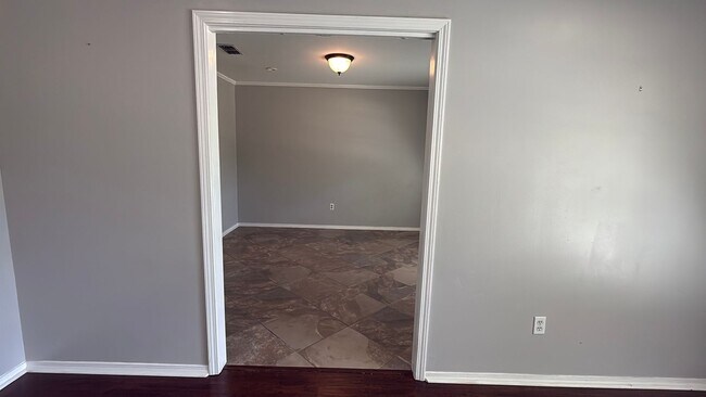 Building Photo - 1548 Ramberlyn Way