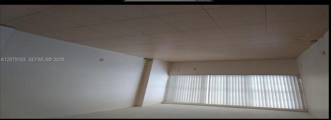 Building Photo - 18011 Biscayne Blvd