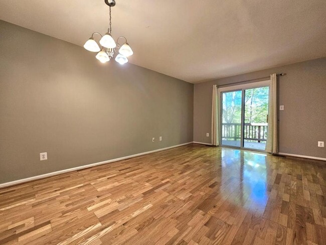 Building Photo - 7664 Northern Oaks Ct