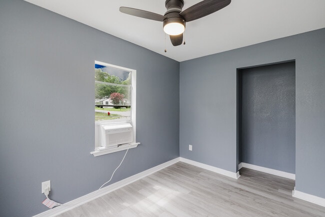 Building Photo - 114 Wilson St