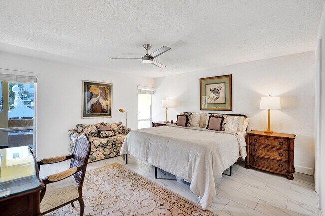 Building Photo - 1700 SE 15th St