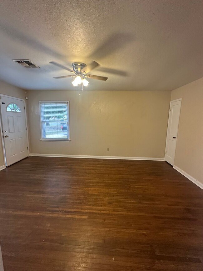 Building Photo - 332 Babb Dr