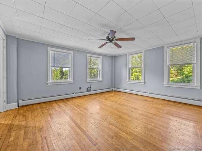 Building Photo - 440 Taylor Hill Rd