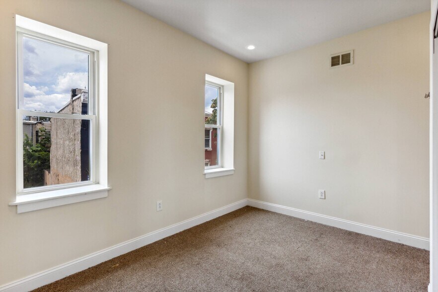 Building Photo - 2003 N Cleveland St