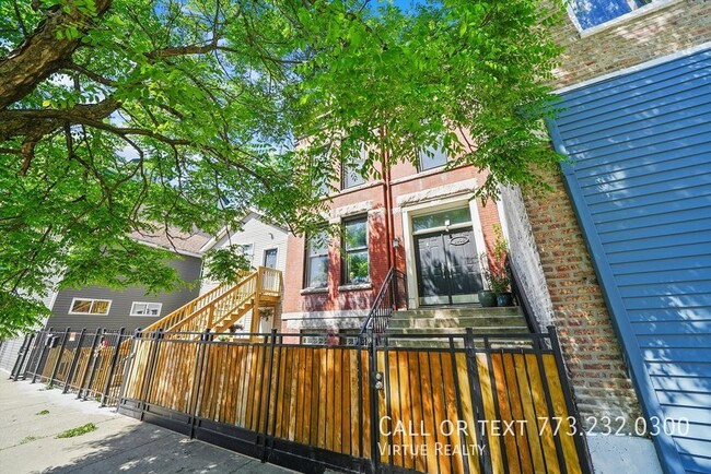 Building Photo - Historic Home in the Heart of Pilsen FOR RENT