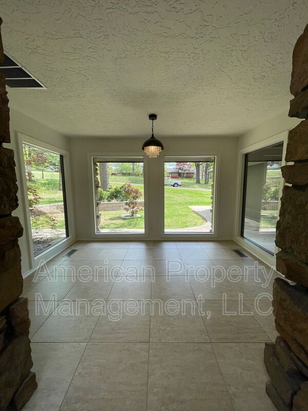 Building Photo - 3711 E 108th St