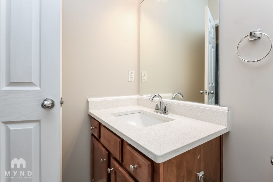 Building Photo - 3485 Bridle Brook Dr NE