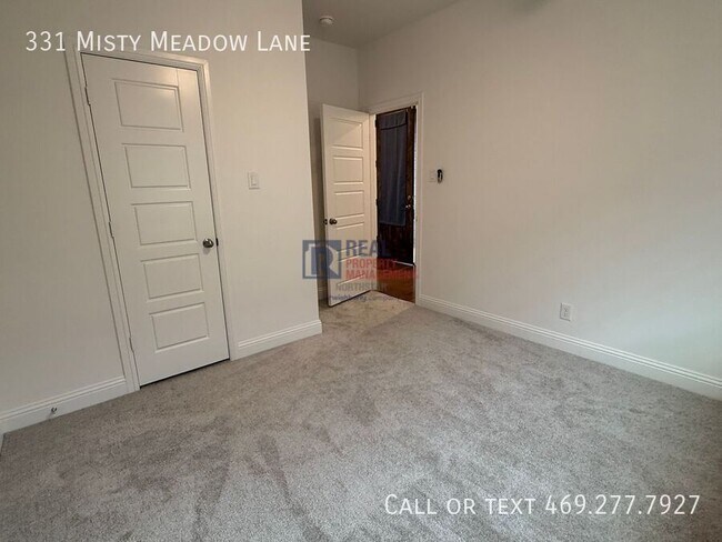 Building Photo - 331 Misty Mdw Ln