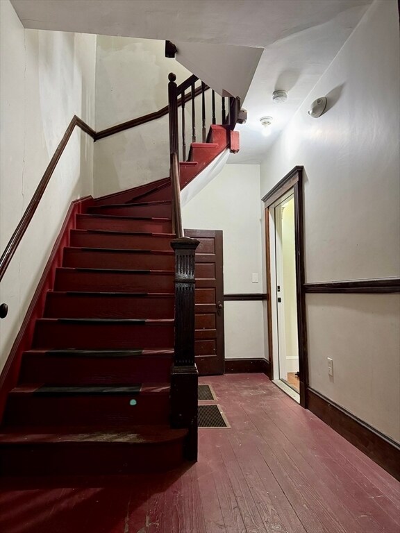 Building Photo - 225 Chestnut St