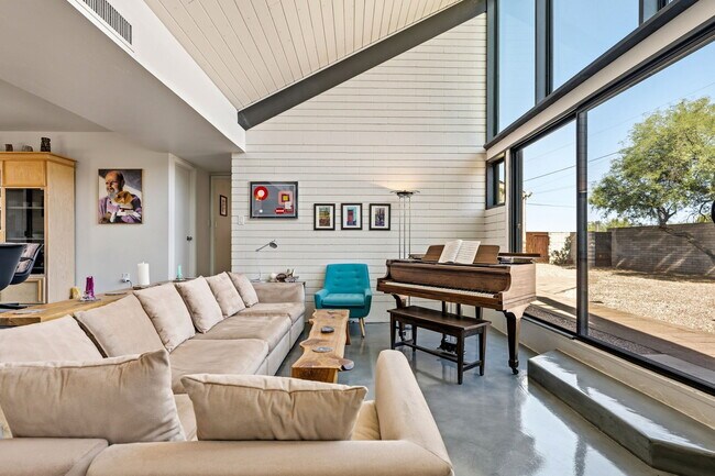 Building Photo - 3920 N Cactus Blvd