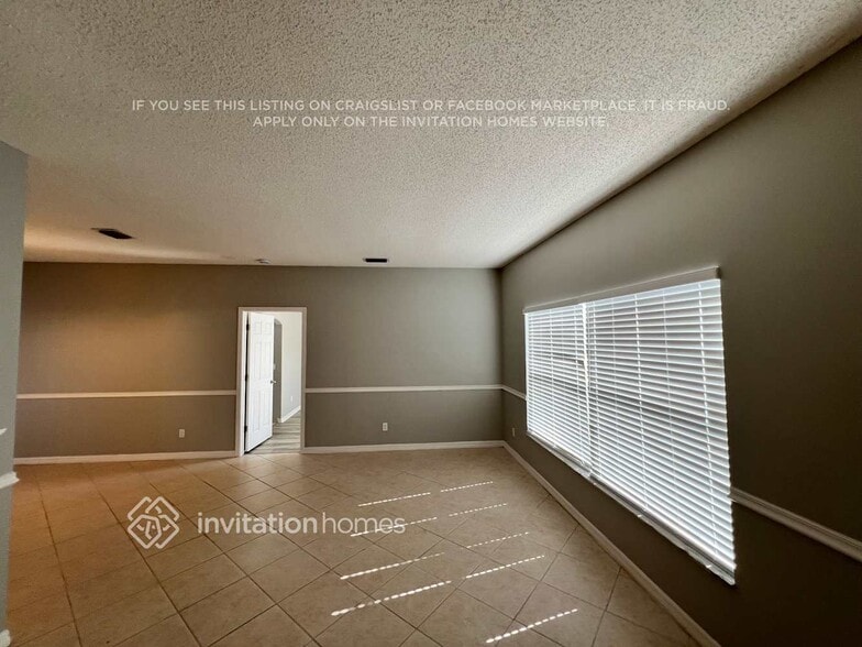 Building Photo - 1385 SE Proctor Ln