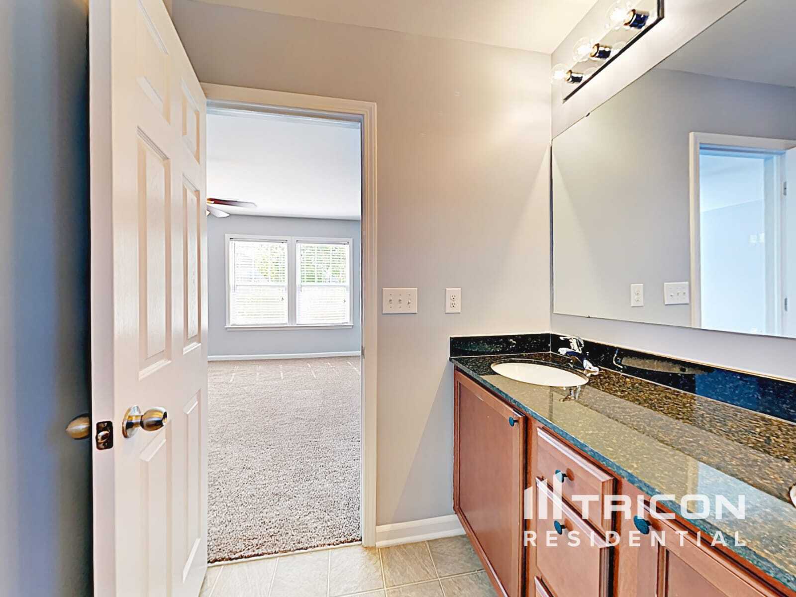 Building Photo - 139 Collenton Ln