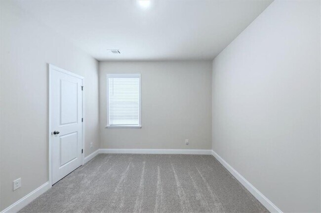 Building Photo - 3939 Alderstone Dr