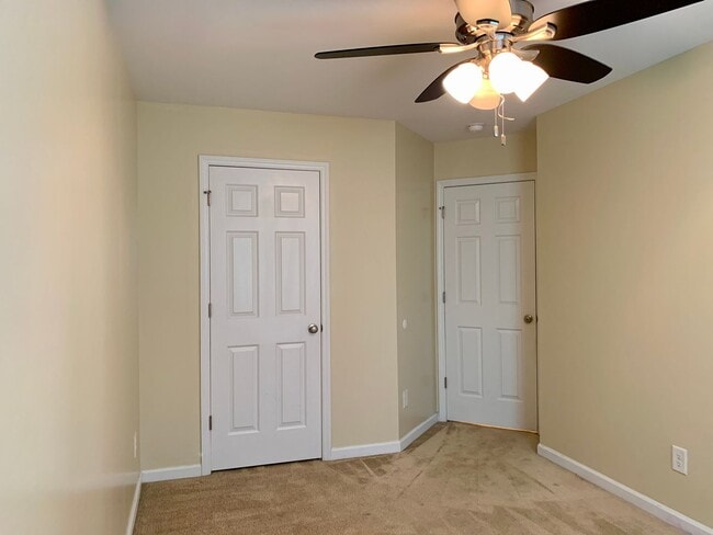 Building Photo - RENT READY Townhome Convenient to I440 & I...
