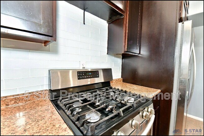 Building Photo - 6372 Franklin Ridge Dr
