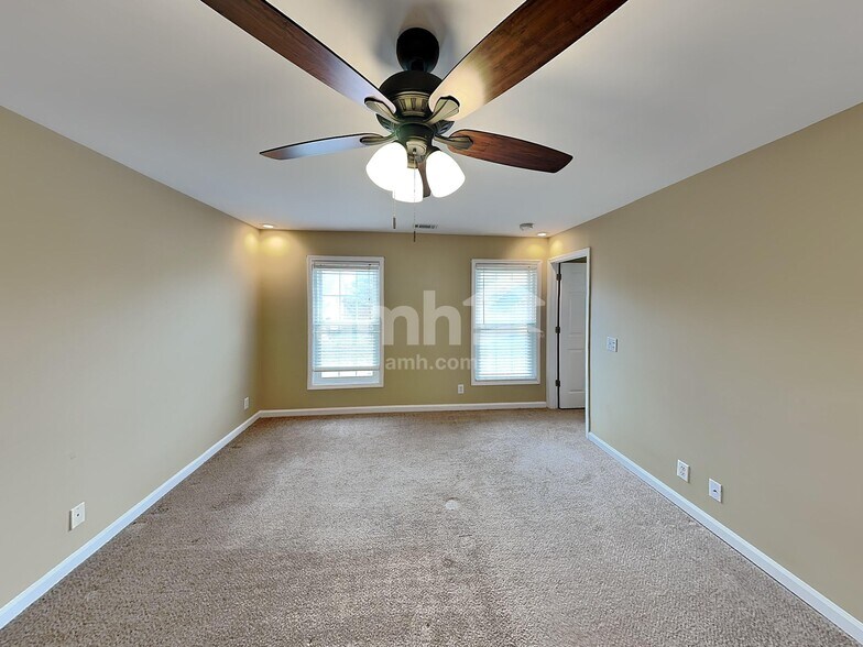 Building Photo - 1602 Solitude Ct