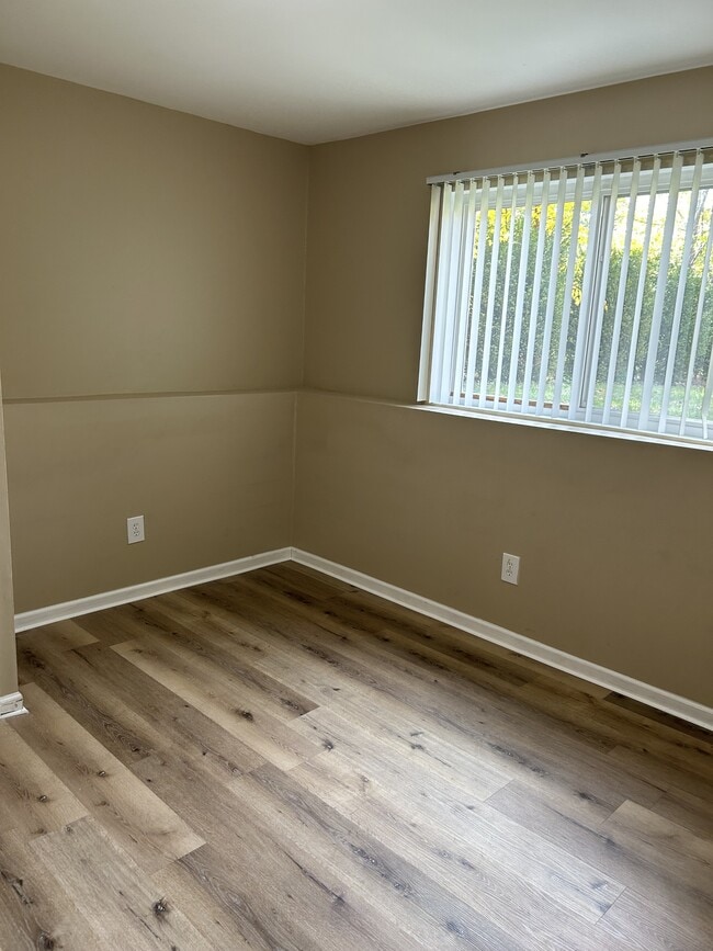 Building Photo - 4539 Pinehurst Ave SW