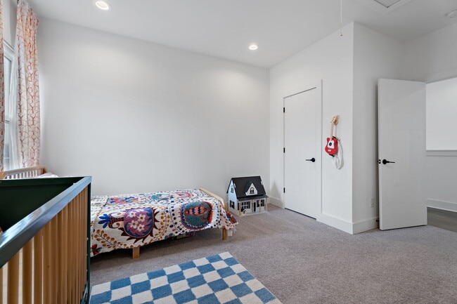 Building Photo - 2004B 9th Ave N
