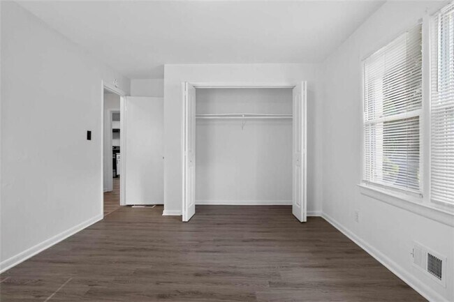 Building Photo - 862 Slaton St