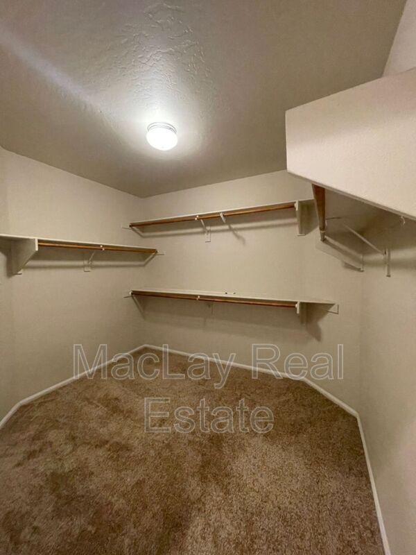 Building Photo - 7140 E Medina Ave