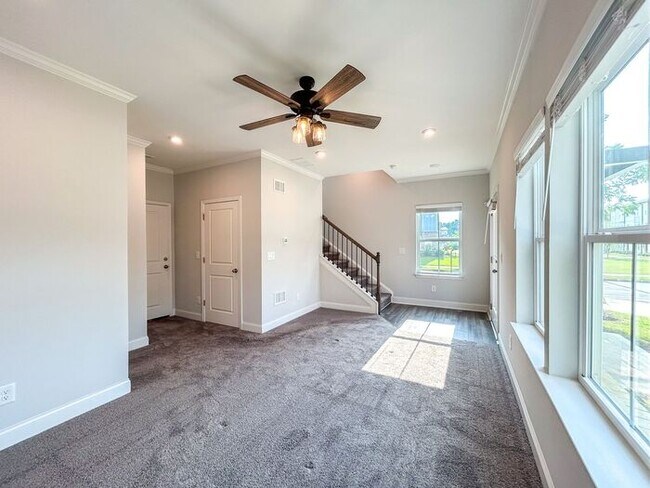 Building Photo - 625 Tiller Wy