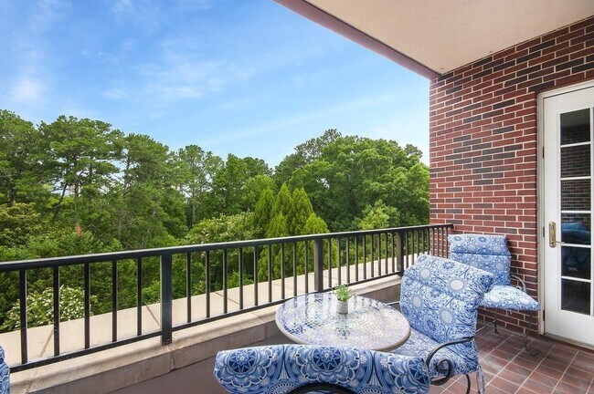 Building Photo - 3657 Peachtree Rd NE