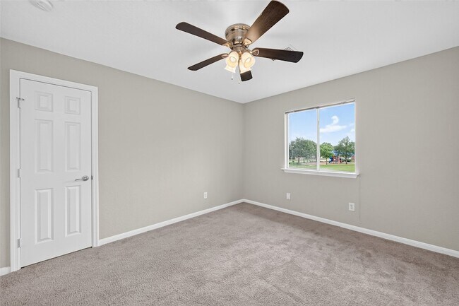 Building Photo - 3219 Watercliff Ct
