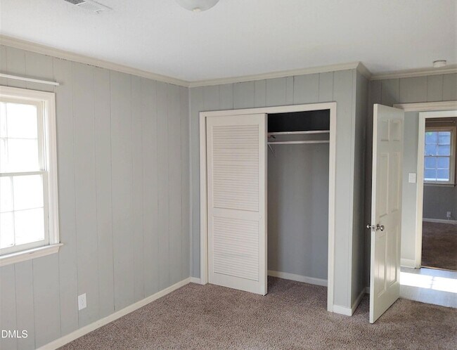 Building Photo - 15 N Fisher St