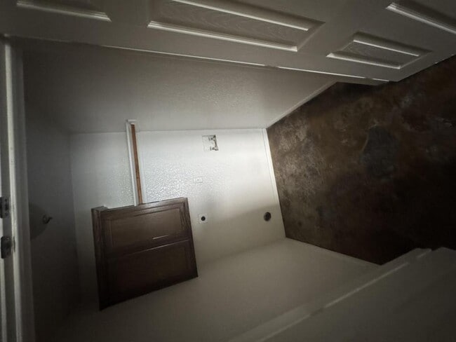 Building Photo - 108.5-1300 a
