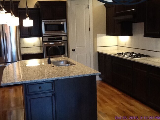 Building Photo - Beautiful home located it Madelyn estates in Meridian